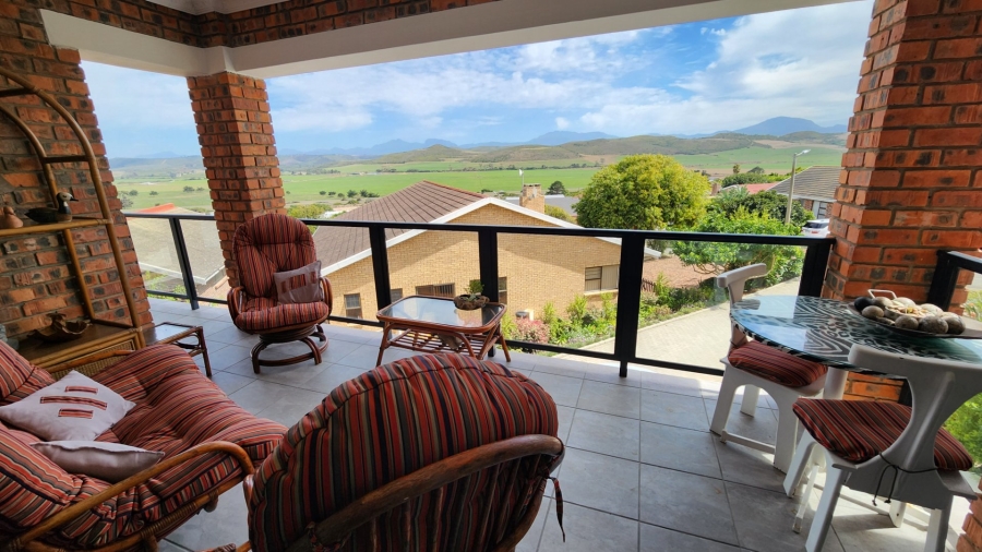 3 Bedroom Property for Sale in Fraaiuitsig Western Cape